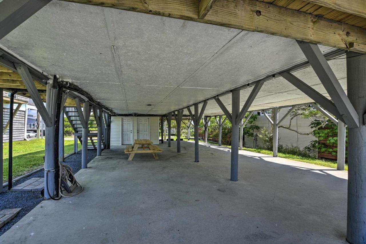 Oak Island Beach Abode With Deck Walk To Shore! 外观 照片